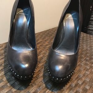 B Brian Atwood Studded Platform Pump, 7 1/2, 38